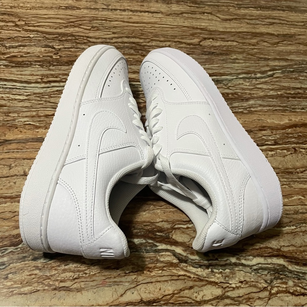 Nike White Low Top Sneakers - Picture 5 of 9